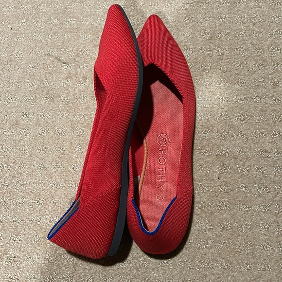 Rothy’s classic super cute Point solid cherry red, size 10 - Picture 4 of 5